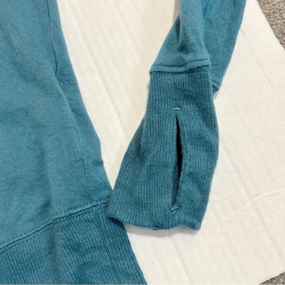 Athleta Sunrise V Neck Sweatshirt Size XS Blue Teal Modal Soft Thumbholes - Picture 7 of 12